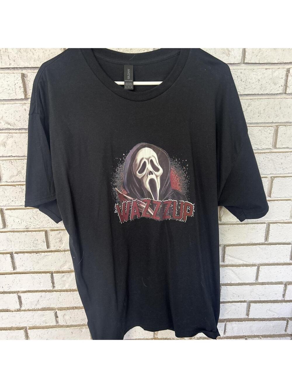 Gildan Men's Black Tshirt